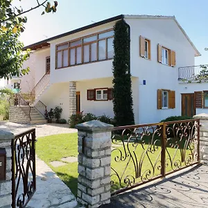 https://apartments-leo-rovinj.in-istria.net